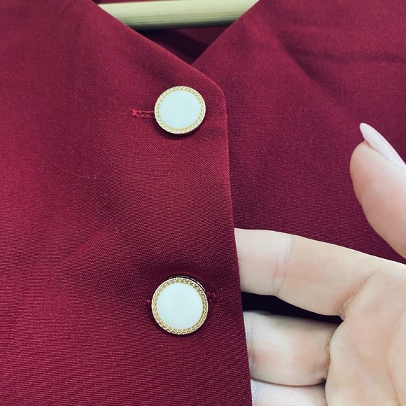 90’s Chic Burgundy Button Down Vest Top size Medium - Picture 3 of 7